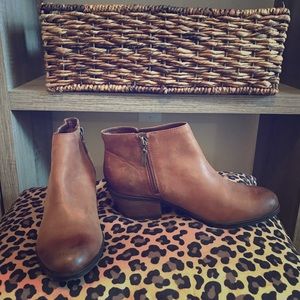 Clark’s tan booties - size 7